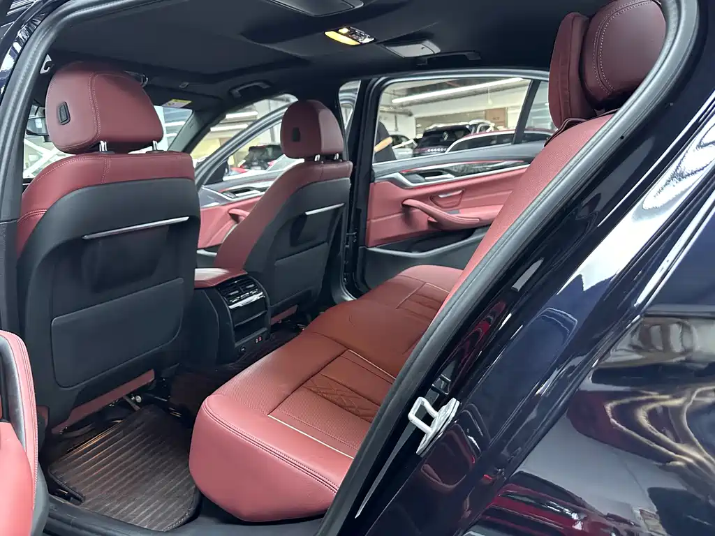 BMW 5 Series 2022 Facelift II 525Li M Sport Package