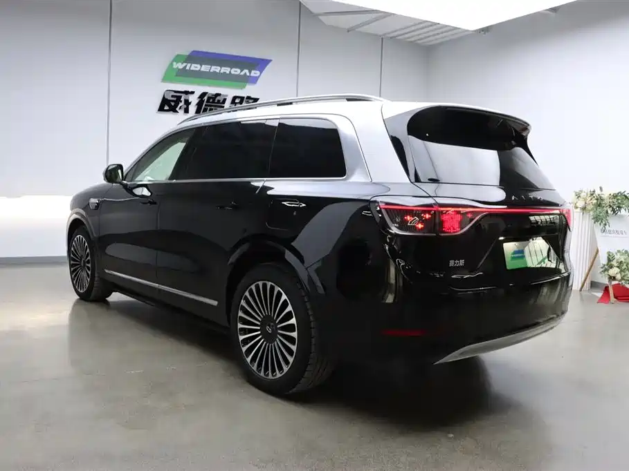 AITO M9 2025 EREV Ultra Edition 52kWh 6-Seater with 192-Line LiDAR