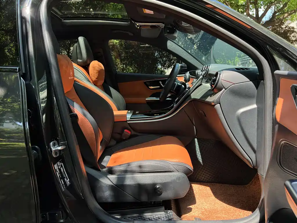 Mercedes-Benz GLC Coupe 2024 GLC 260 4MATIC Coupe SUV