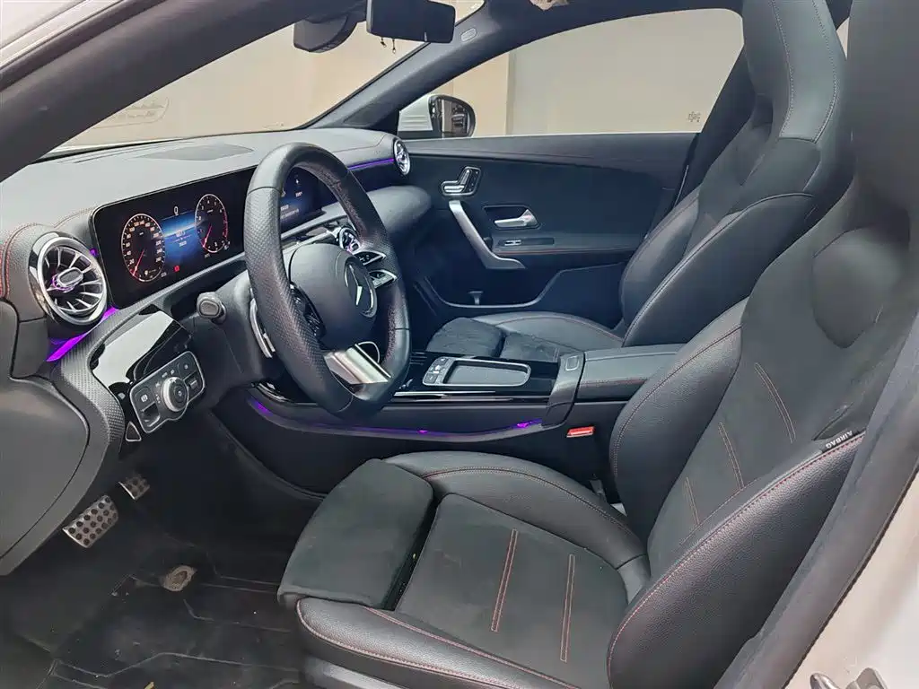 Mercedes-Benz CLA 200 2024 Model