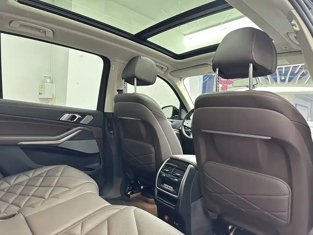 BMW X5 2022 xDrive 30Li Exclusive M Sport Package