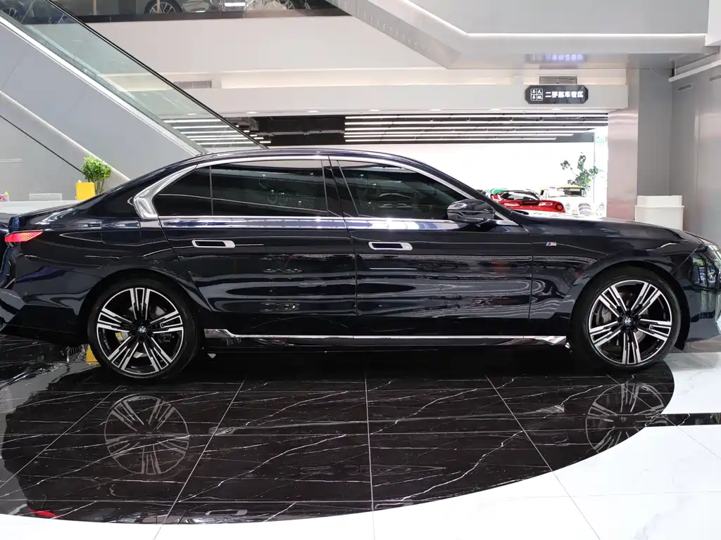 BMW 7 Series 2023 740Li Leading Edition M Sport Package