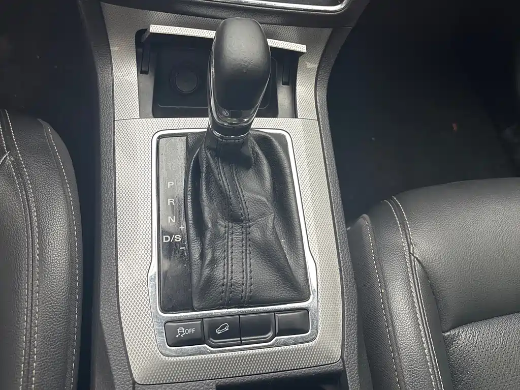 Roewe RX5 2019 20T FWD Automatic 4G Interconnected Platinum Edition