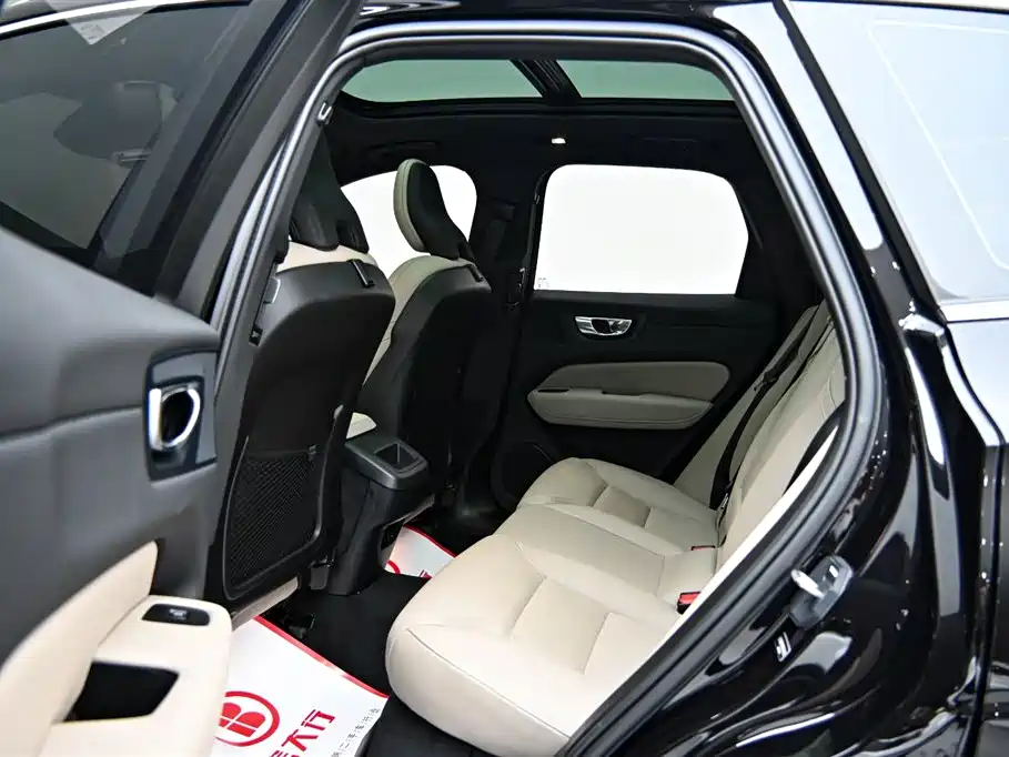 Volvo XC60 2026 B5 AWD Inscription