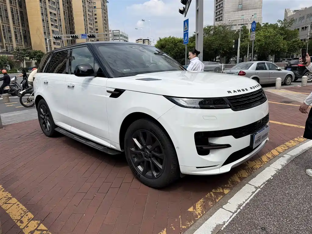 Range Rover Sport 2024 400PS Dynamic SE