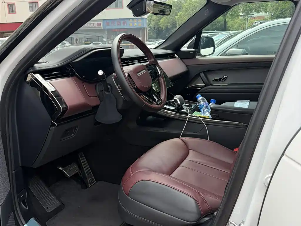 Range Rover Sport 2024 400PS Dynamic SE
