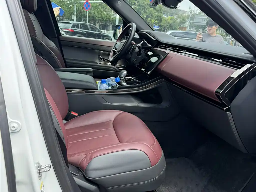 Range Rover Sport 2024 400PS Dynamic SE