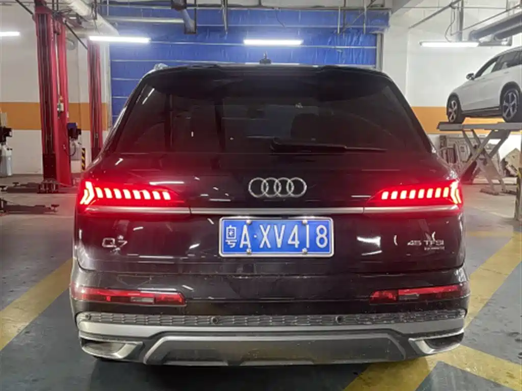 Audi Q7 2021 45 TFSI quattro S line