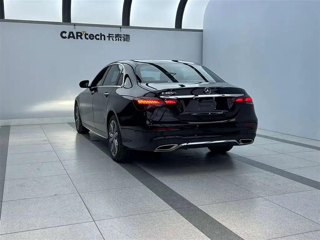 Mercedes-Benz E 300 L Sport Luxury 2021