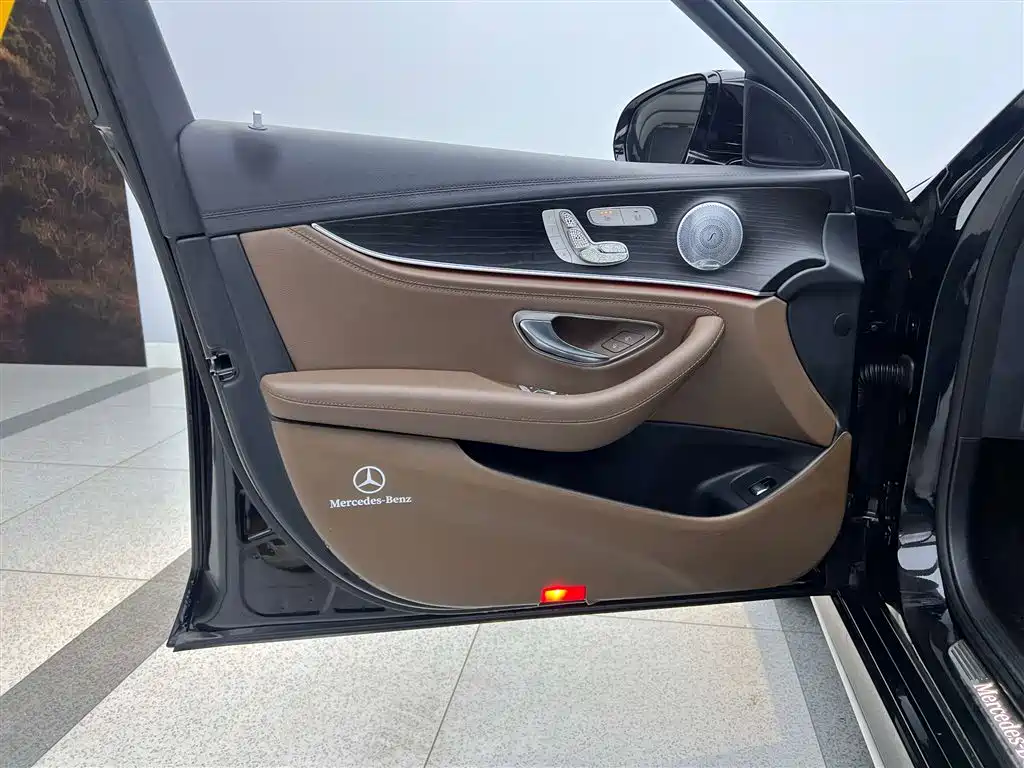 Mercedes-Benz E 300 L Sport Luxury 2021