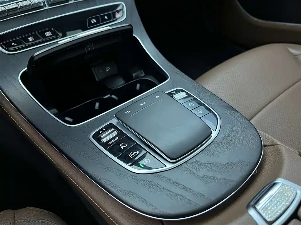 Mercedes-Benz E 300 L Sport Luxury 2021