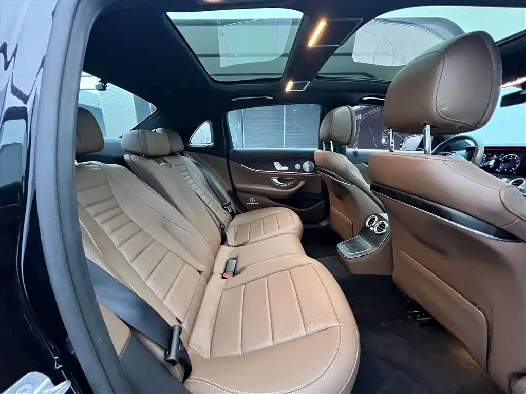 Mercedes-Benz E 300 L Sport Luxury 2021