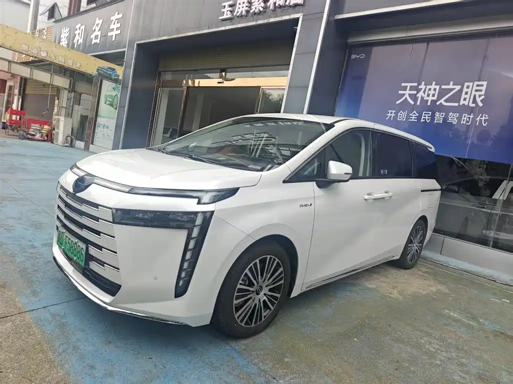 Trumpchi E8 PHEV 2024 150km MAX+