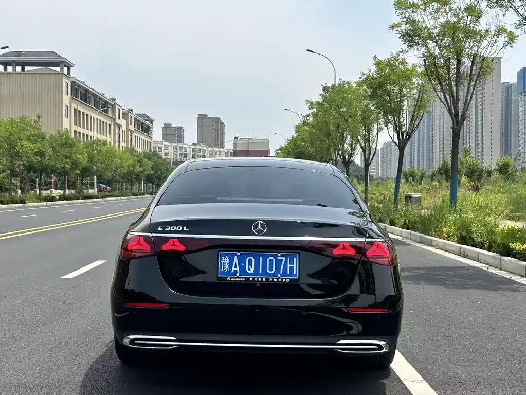 Mercedes-Benz E-Class 2025 E 300 L Luxury