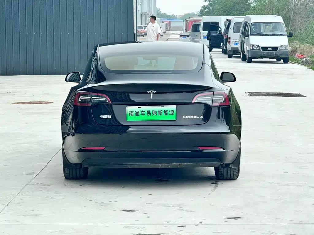 Tesla Model 3 2022 Rear-Wheel Drive