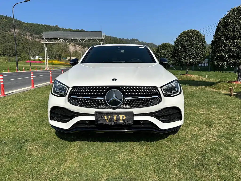 Mercedes-Benz GLC Coupe 2020 GLC 260 4MATIC Coupe SUV
