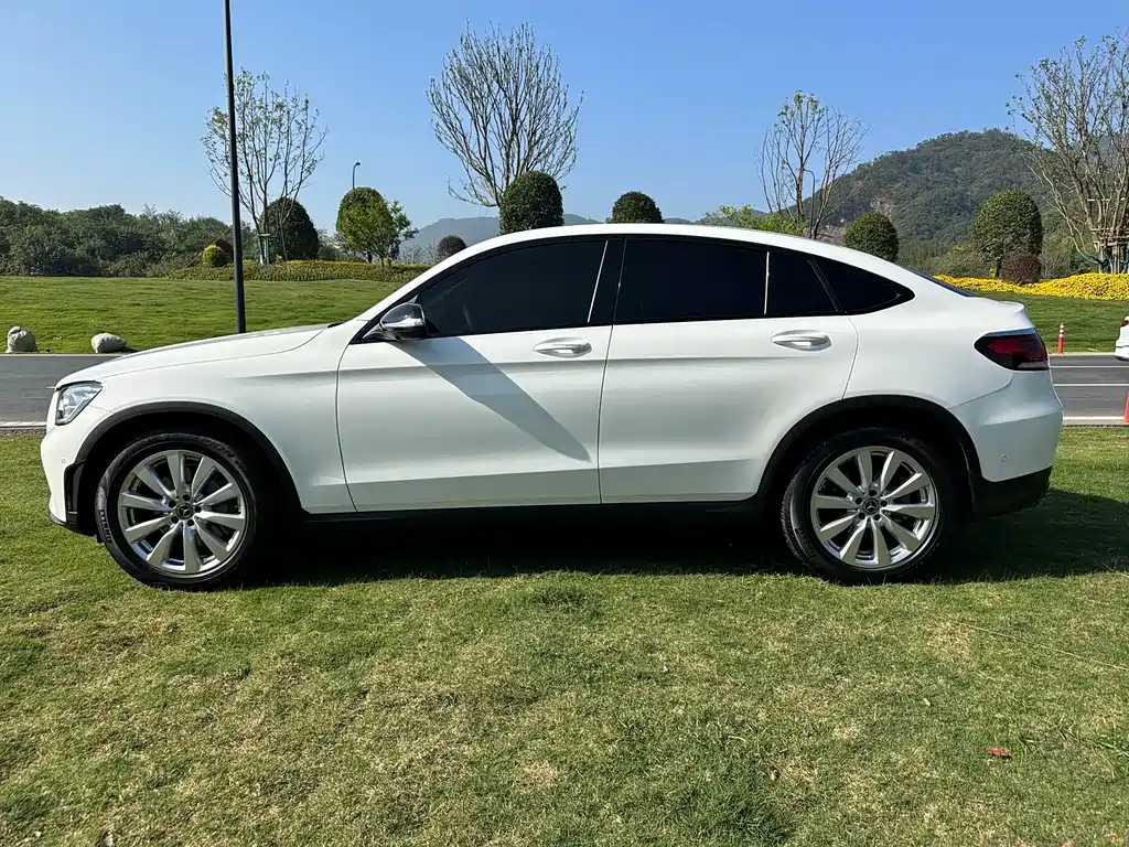 Mercedes-Benz GLC Coupe 2020 GLC 260 4MATIC Coupe SUV