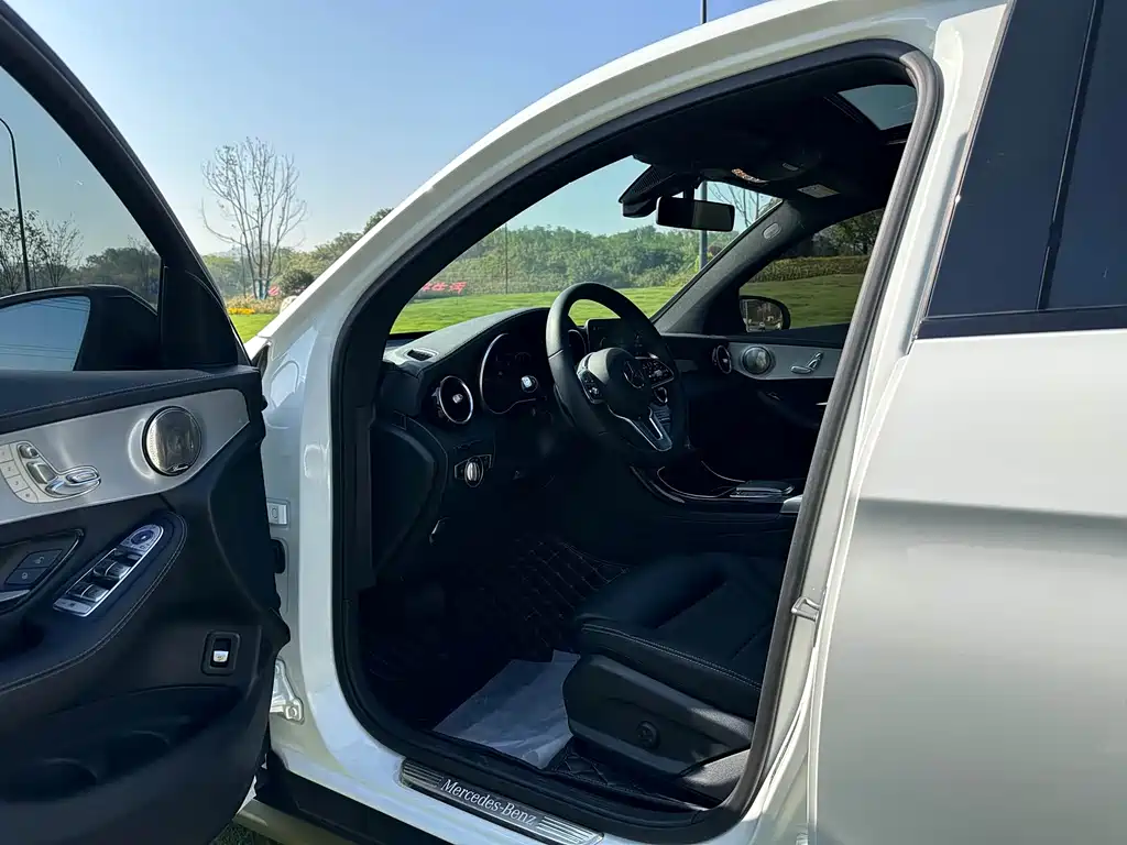 Mercedes-Benz GLC Coupe 2020 GLC 260 4MATIC Coupe SUV