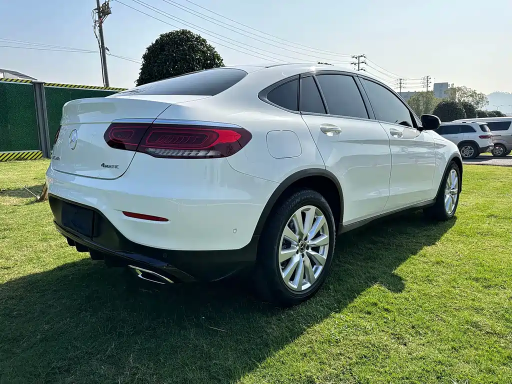 Mercedes-Benz GLC Coupe 2020 GLC 260 4MATIC Coupe SUV