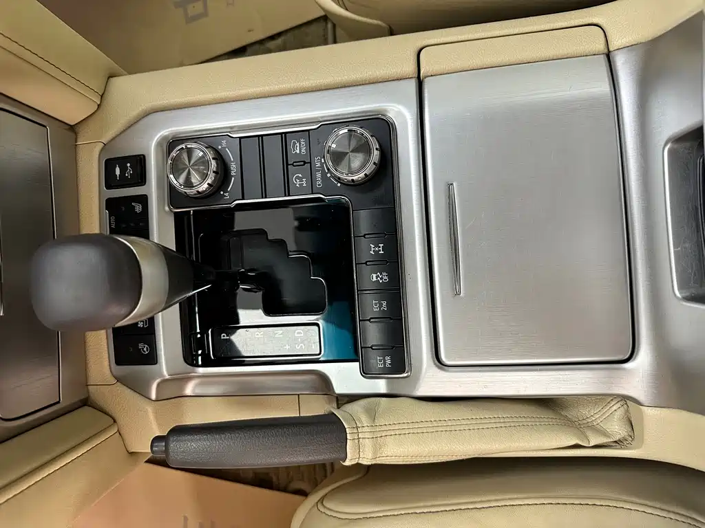 Land Cruiser 2016 4.6L Automatic VX-R