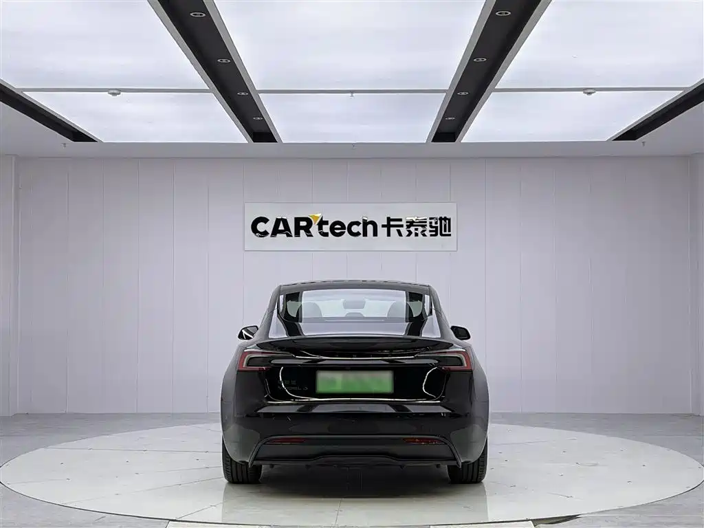 Tesla Model 3 2025 RWD