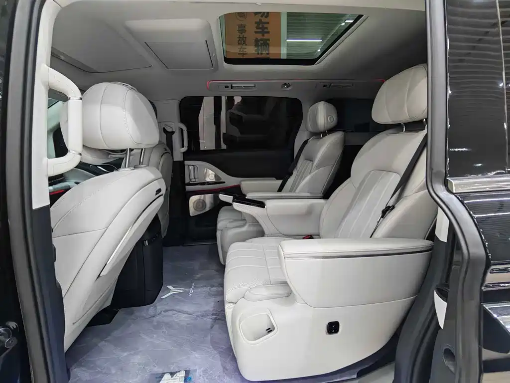Voyah Dreamer 2025 PHEV AWD Premium Kunpeng Edition