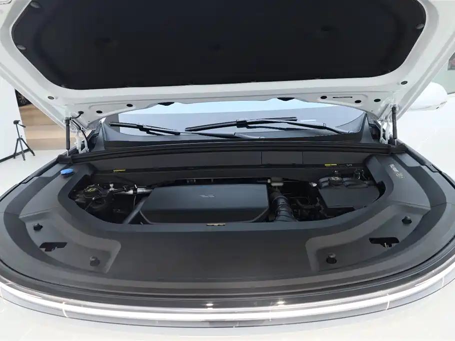 Li Auto L8 2025 Max Intelligent Refresh Edition