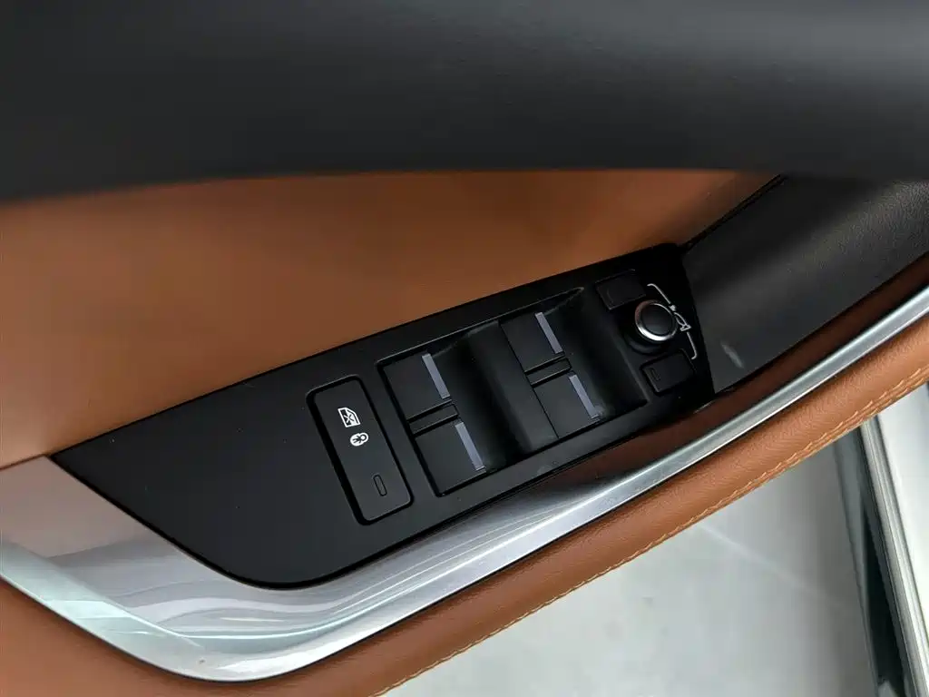 Jaguar XEL 2024 2.0T 250PS R-DYNAMIC S