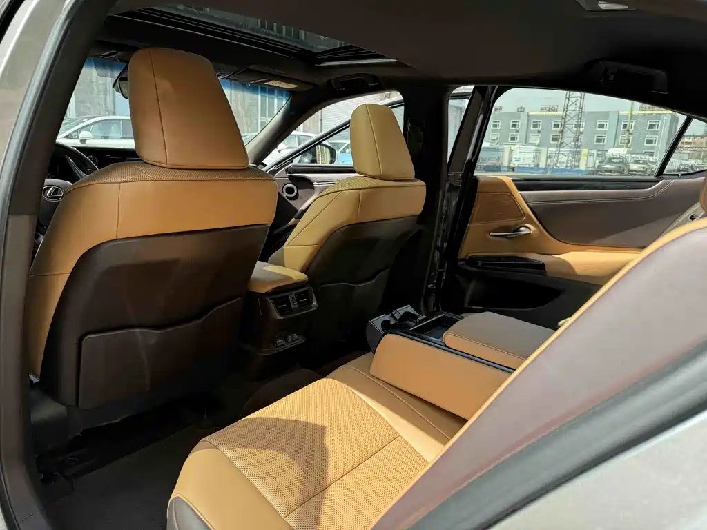 Lexus ES 300h 2018