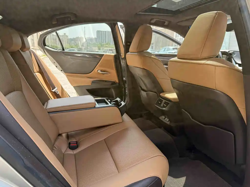 Lexus ES 300h 2018