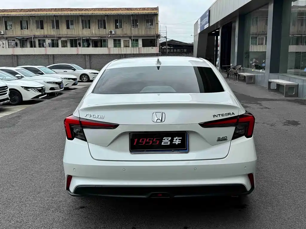 Integra 2025 240TURBO CVT Tech Edition