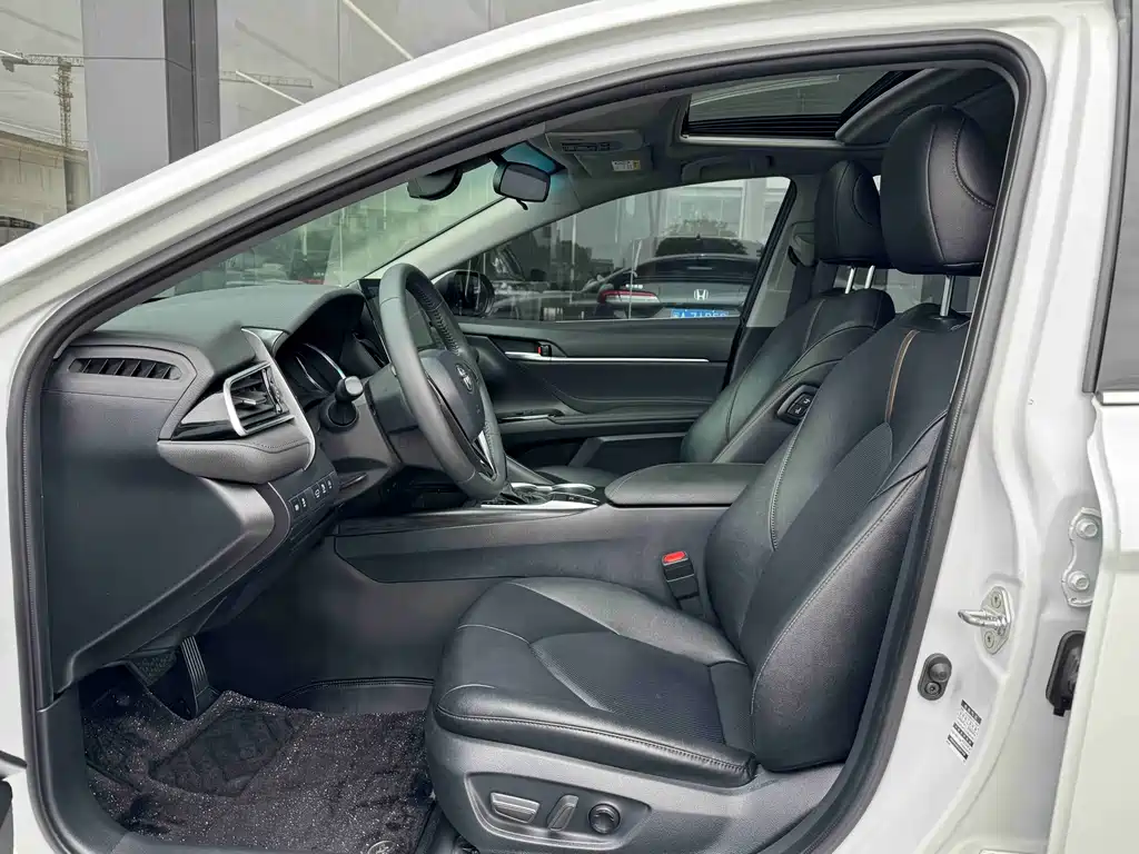 Camry 2021 2.0G Luxury Edition