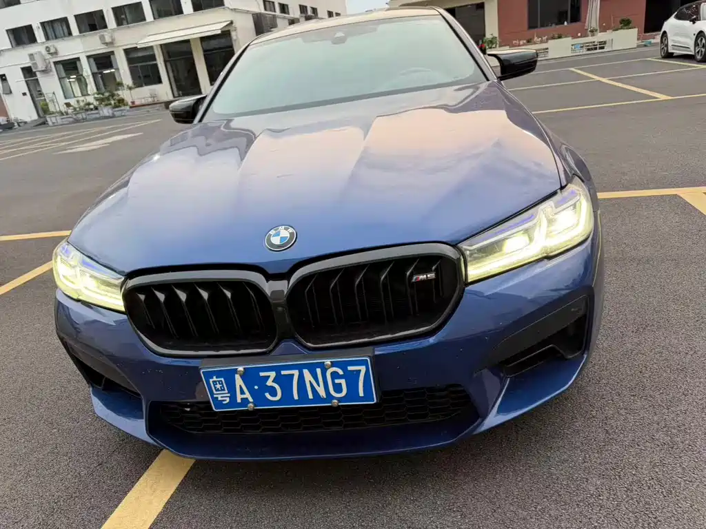 BMW M5 2021