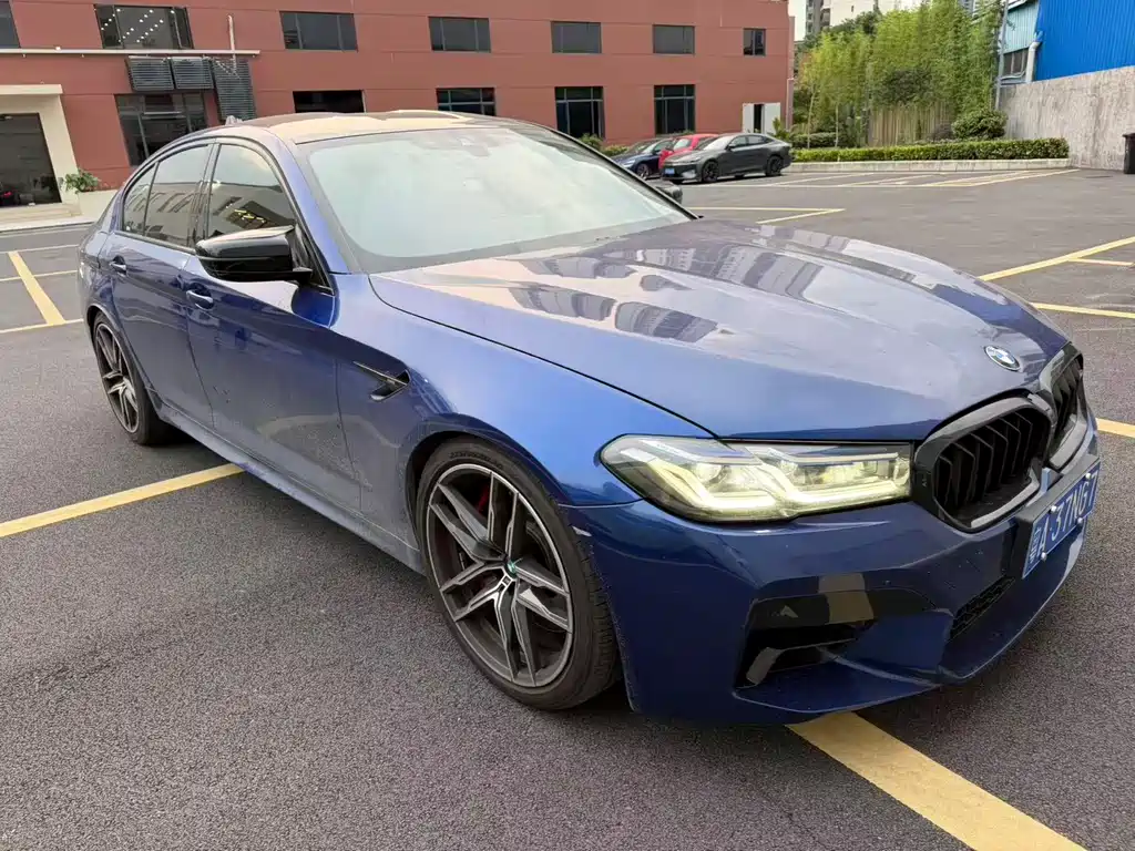BMW M5 2021