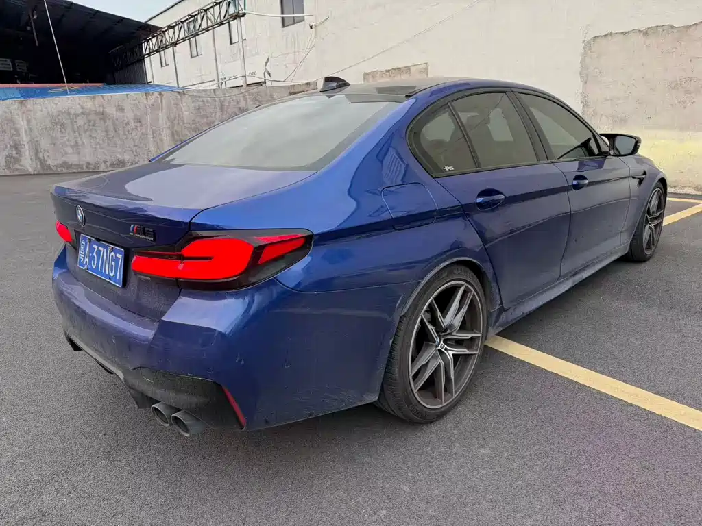 BMW M5 2021