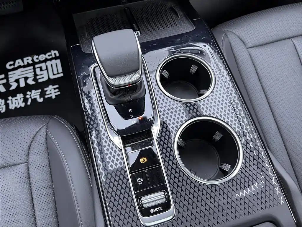 Hongqi HS3 PHEV 2024 115km Power Edition