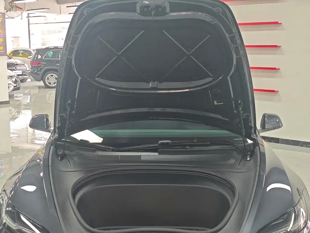 Model 3 2025 Rear-Wheel Drive