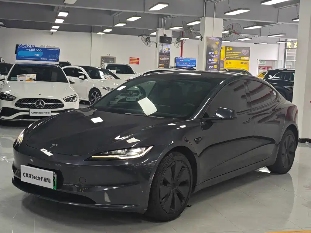 Model 3 2025 Rear-Wheel Drive