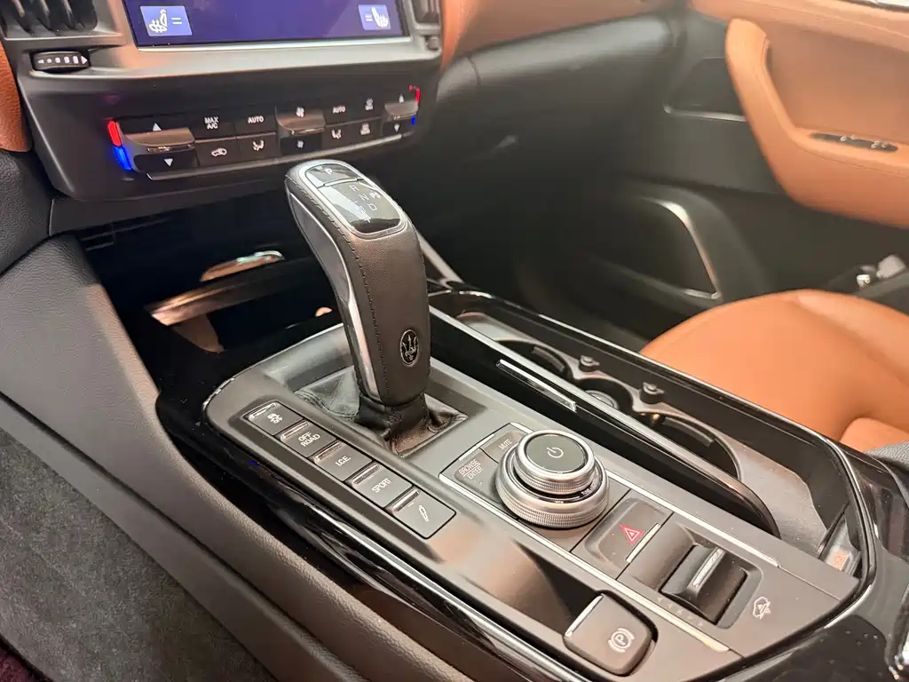 Maserati Levante 2021 3.0T Standard Edition