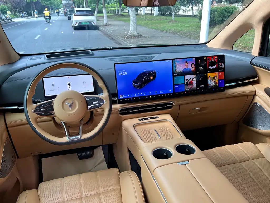 Voyah Dreamer 2025 PHEV AWD Flagship Kunpeng Edition