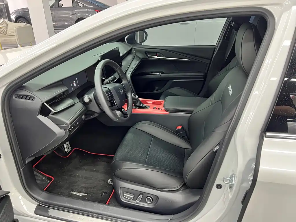 Toyota Camry 2026 Hybrid 2.0HXS Sport Plus Edition