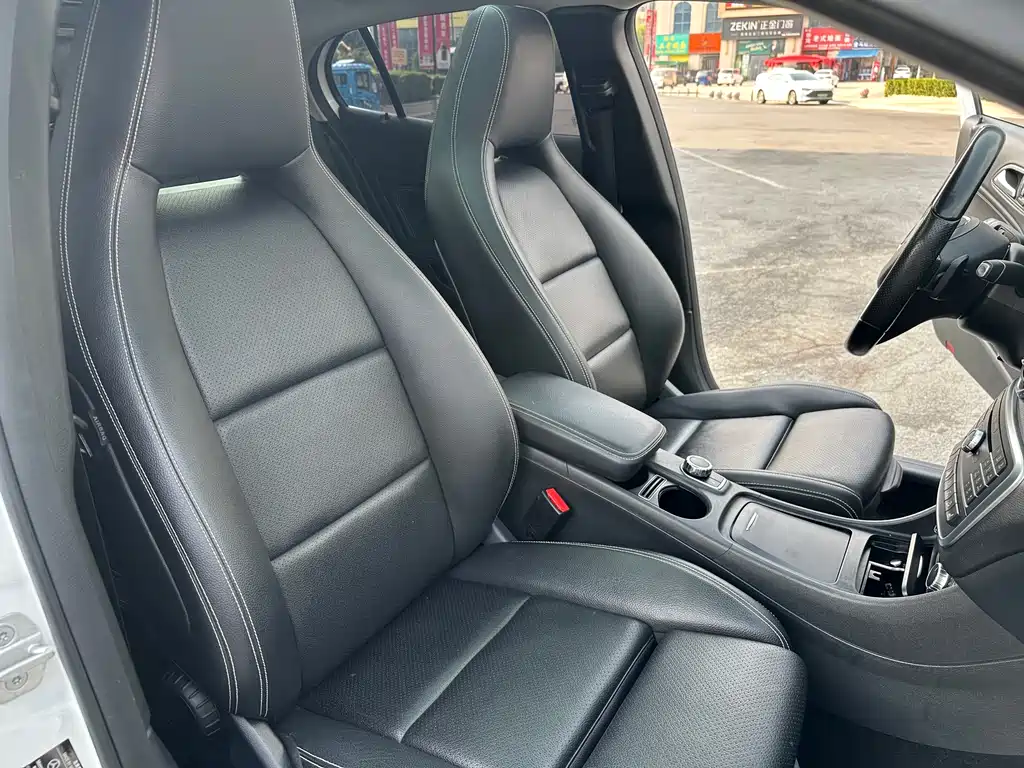 Mercedes-Benz GLA 220 4MATIC