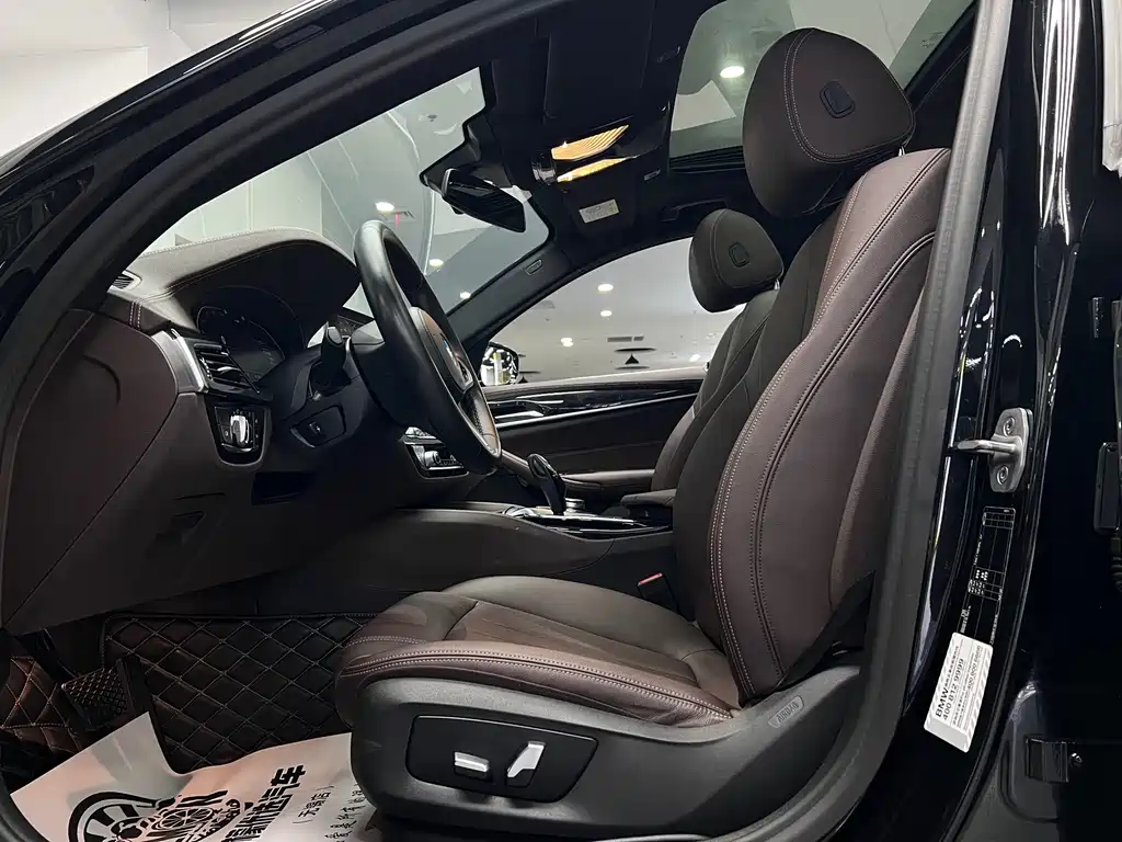 BMW 5 Series 2020 525Li M Sport Package