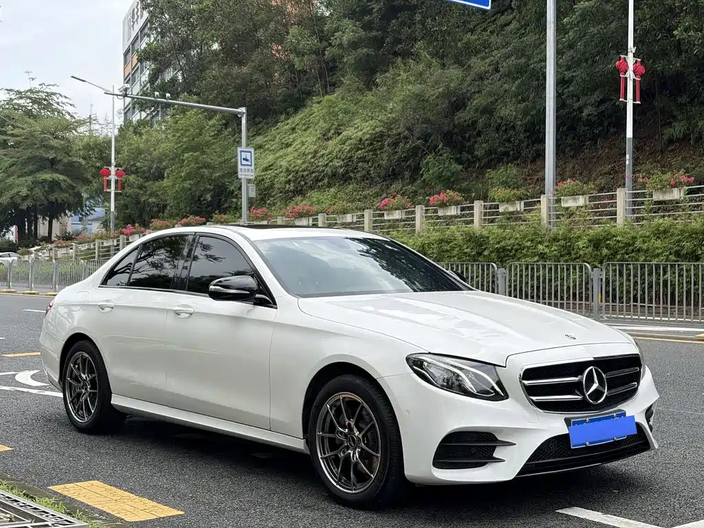 Mercedes-Benz E-Class 2017 E 200 Sport 4MATIC