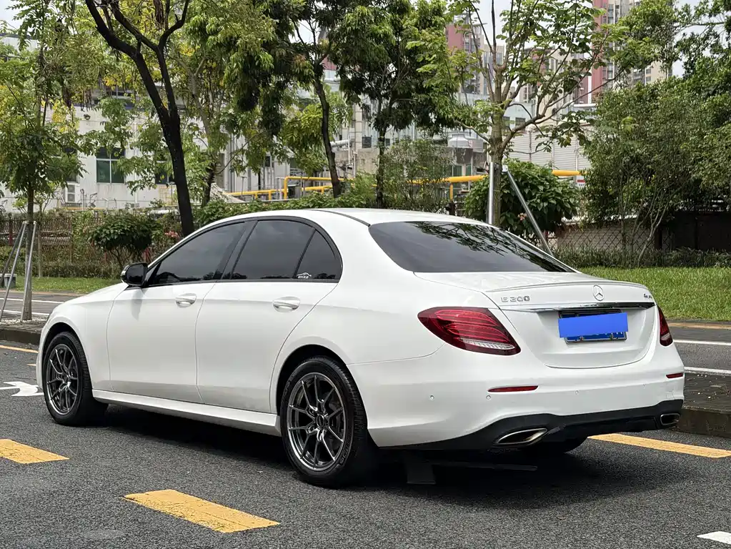 Mercedes-Benz E-Class 2017 E 200 Sport 4MATIC