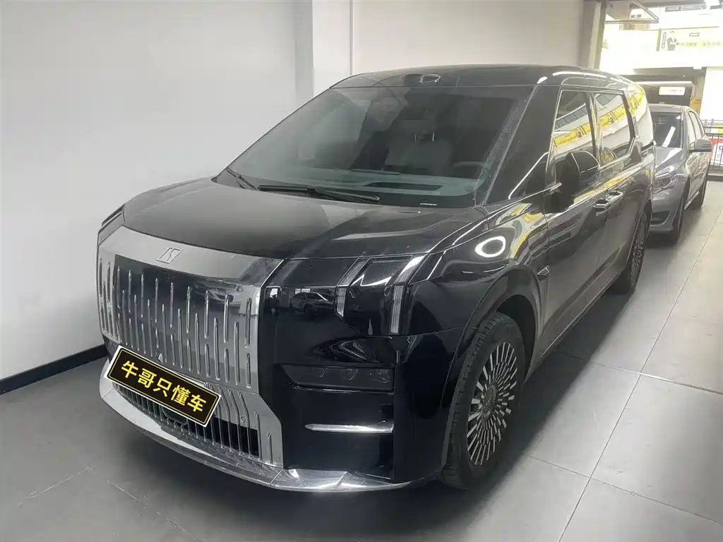 Zeekr 009 2024 7-Seater AWD 108kWh