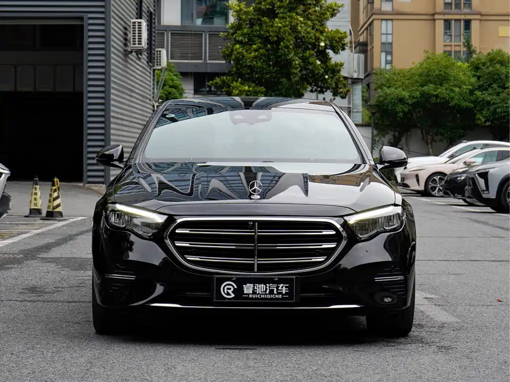 Mercedes-Benz E 350 e L Plug-in Hybrid Sedan