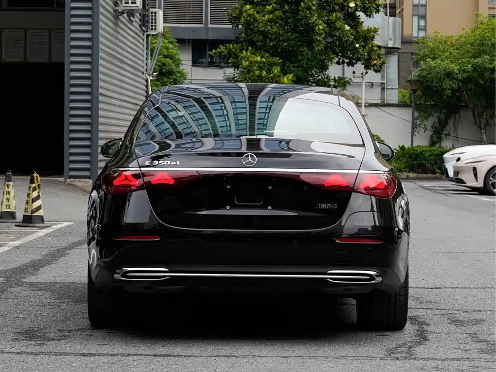 Mercedes-Benz E 350 e L Plug-in Hybrid Sedan