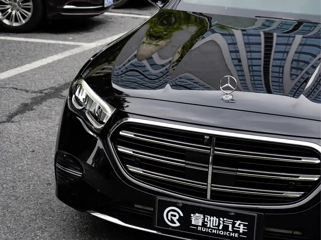 Mercedes-Benz E 350 e L Plug-in Hybrid Sedan