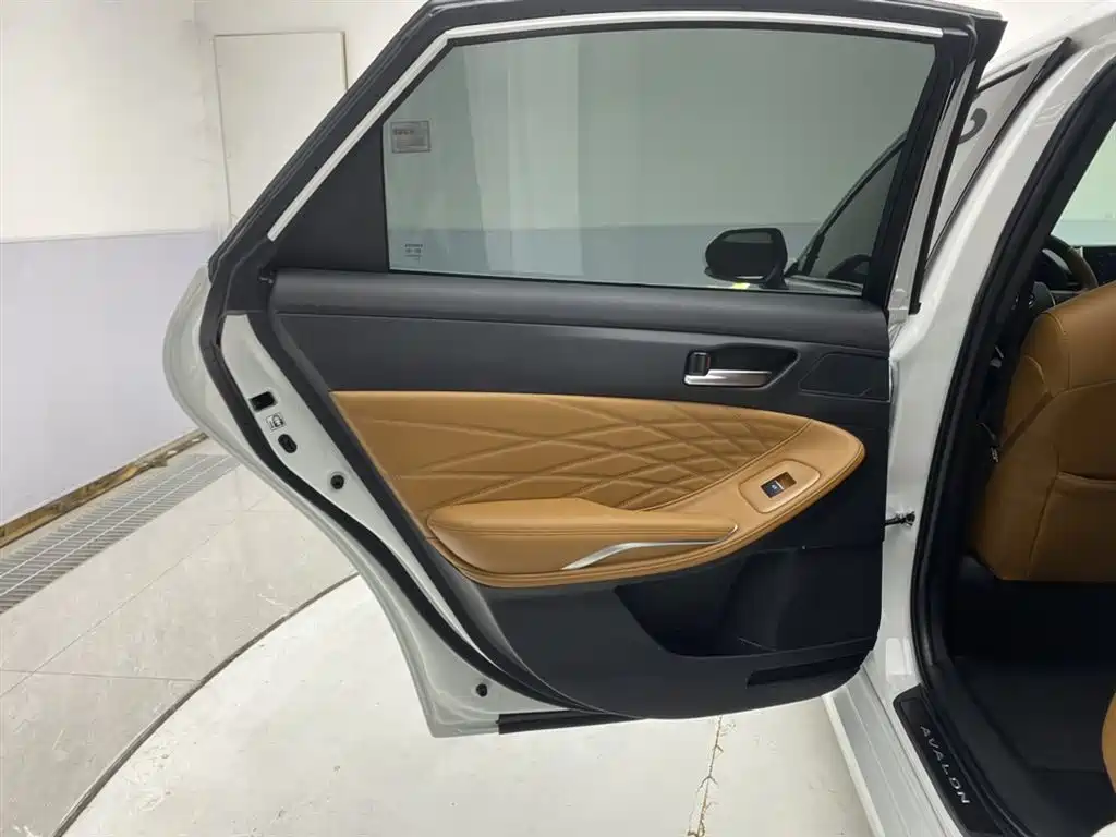 Avalon 2023 Hybrid 2.5L XLE Premium Edition